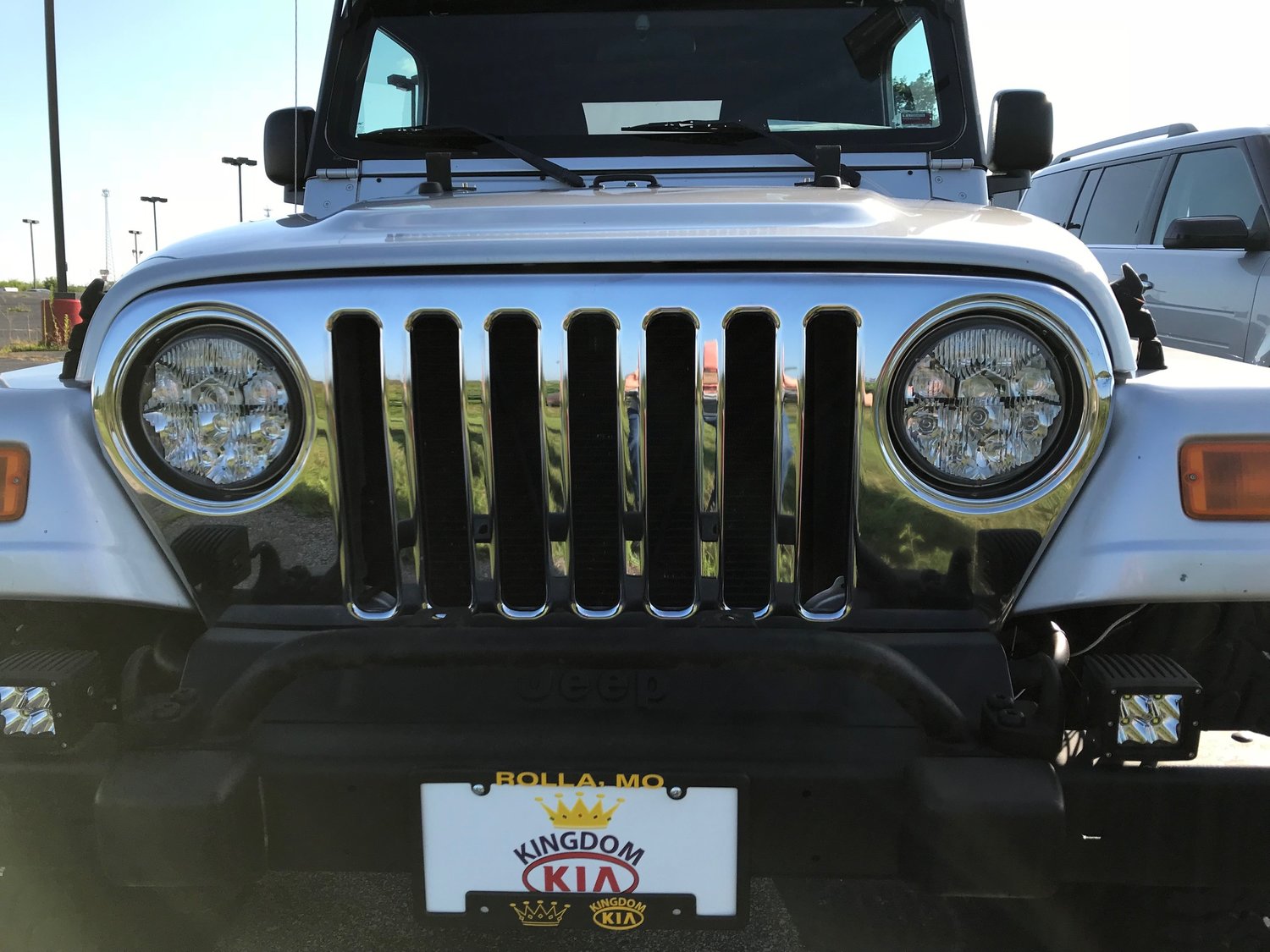 OMIX 12033.01 Chrome Grille Overlay for 9706 Jeep Wrangler TJ